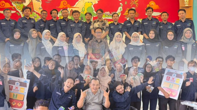 Foto bersama PPG Calon Guru Bidang Informatika 001 Dalam Kegiatan Wawasan Kebangsaan Global